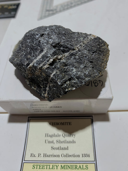 CHROMITE : HAGDALE QUARRY, UNST, SHETLANDS, SCOTLAND 138g MF4810