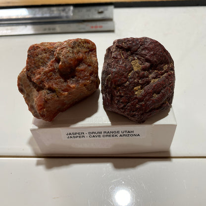 JASPER x 2 SPECIMENS FROM THE U.S.A.  138g. MF5415