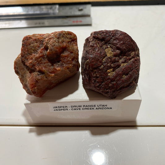 JASPER x 2 SPECIMENS FROM THE U.S.A.  138g. MF5415