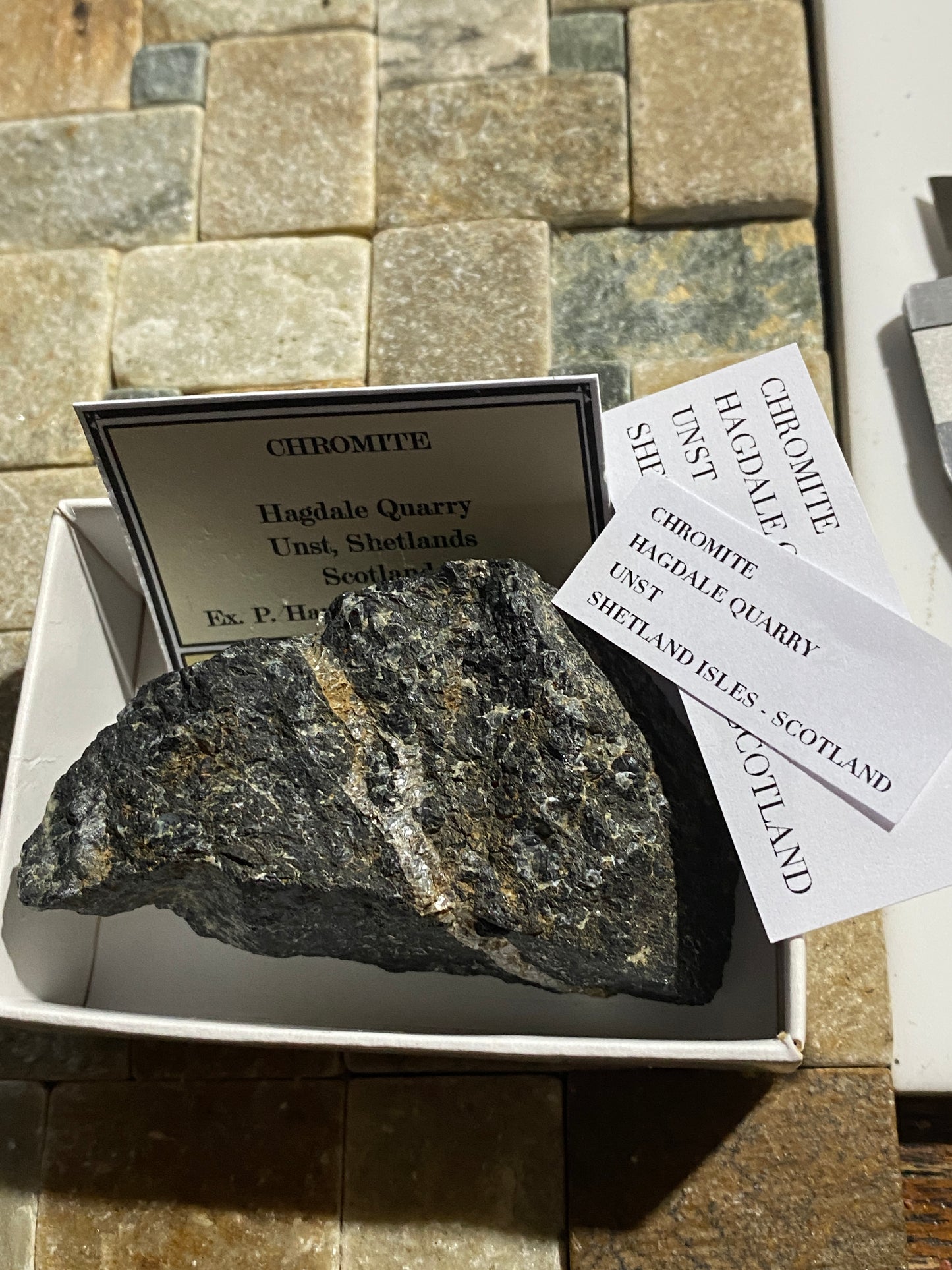CHROMITE : HAGDALE QUARRY, UNST, SHETLANDS, SCOTLAND 138g MF4810