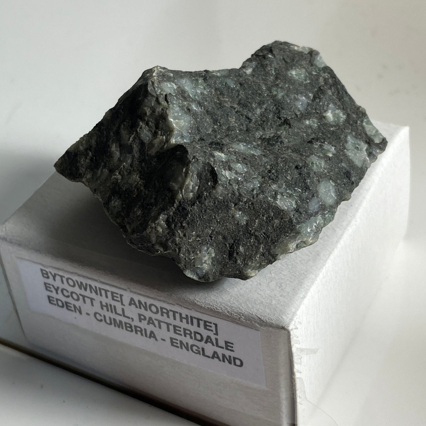 BYTOWNITE [ANORTHITE]  EYCOTT HILL, PATTERDALE, CUMBRIA, ENGLAND 44g. MF1983