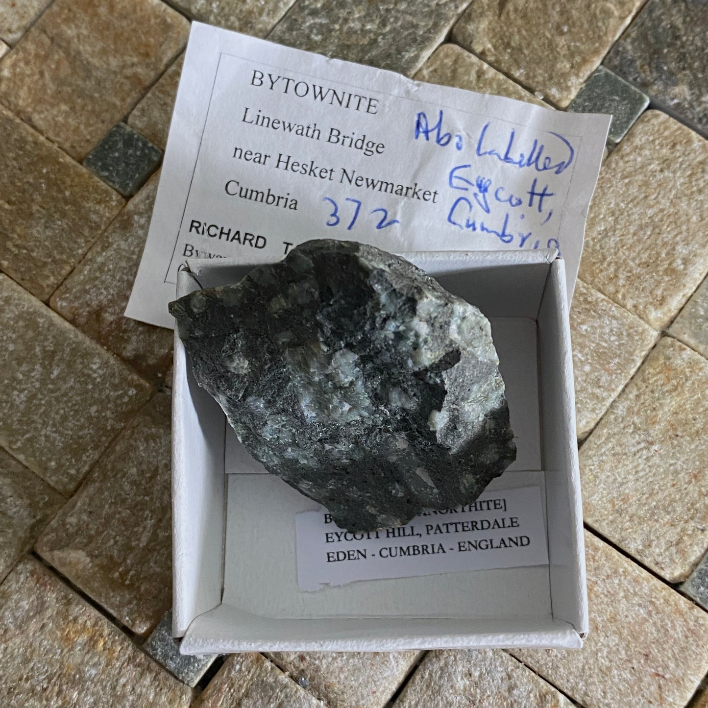 BYTOWNITE [ANORTHITE]  EYCOTT HILL, PATTERDALE, CUMBRIA, ENGLAND 44g. MF1983