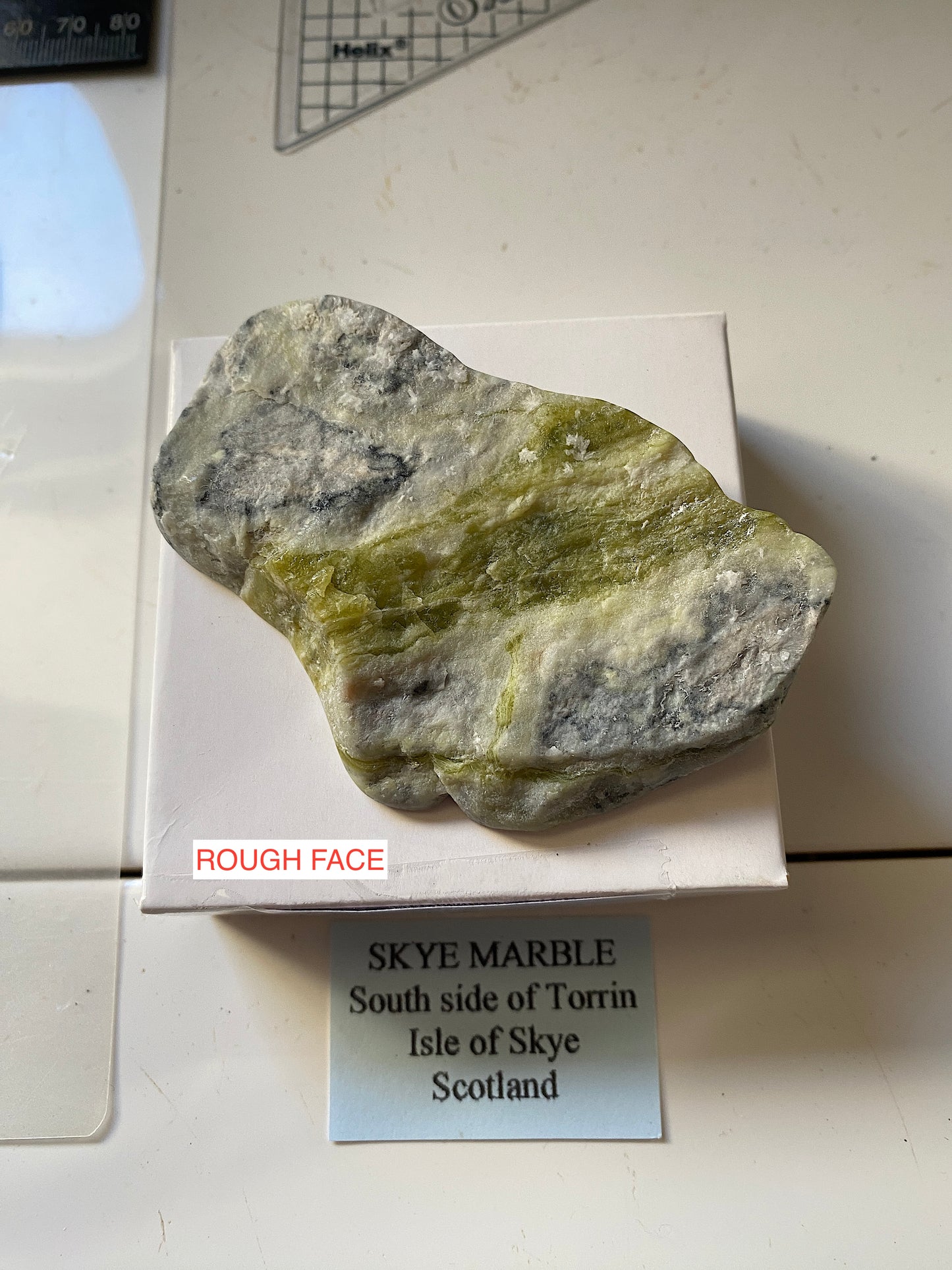 SKYE MARBLE : TORRIN, ISLE OF SKYE, SCOTLAND  78g. MF4813
