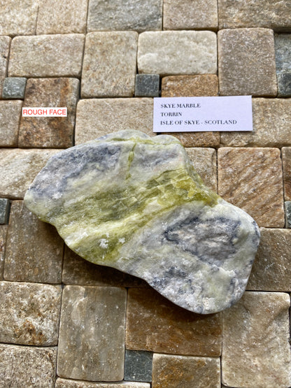 SKYE MARBLE : TORRIN, ISLE OF SKYE, SCOTLAND  78g. MF4813