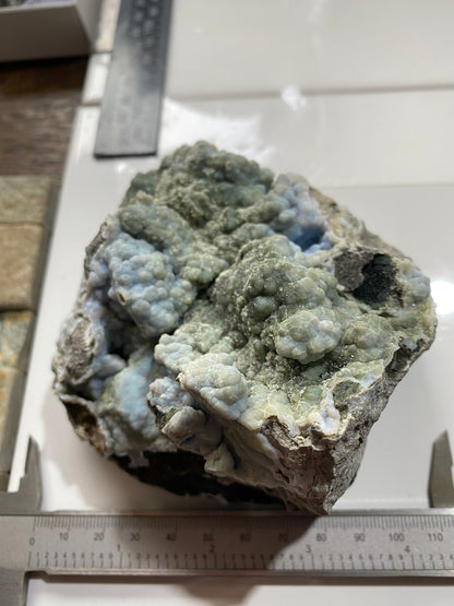 BOTRYOIDAL CHALCEDONY : NUNS PASS, CARSAIG, ISLE OF MULL, SCOTLAND 678g MF4815