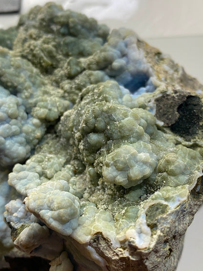 BOTRYOIDAL CHALCEDONY : NUNS PASS, CARSAIG, ISLE OF MULL, SCOTLAND 678g MF4815