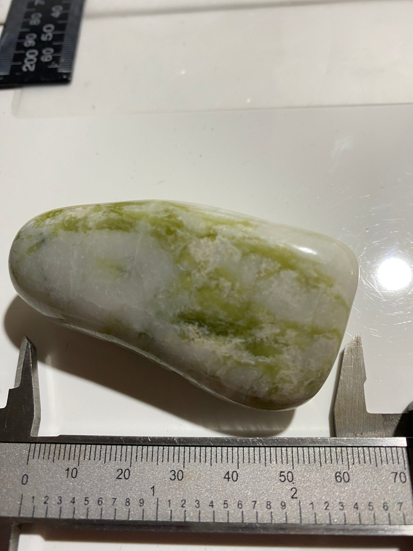 IONA MARBLE [POLISHED] : THE MARBLE QUARRY, ISLE OF IONA, SCOTLAND. 85g MF4817