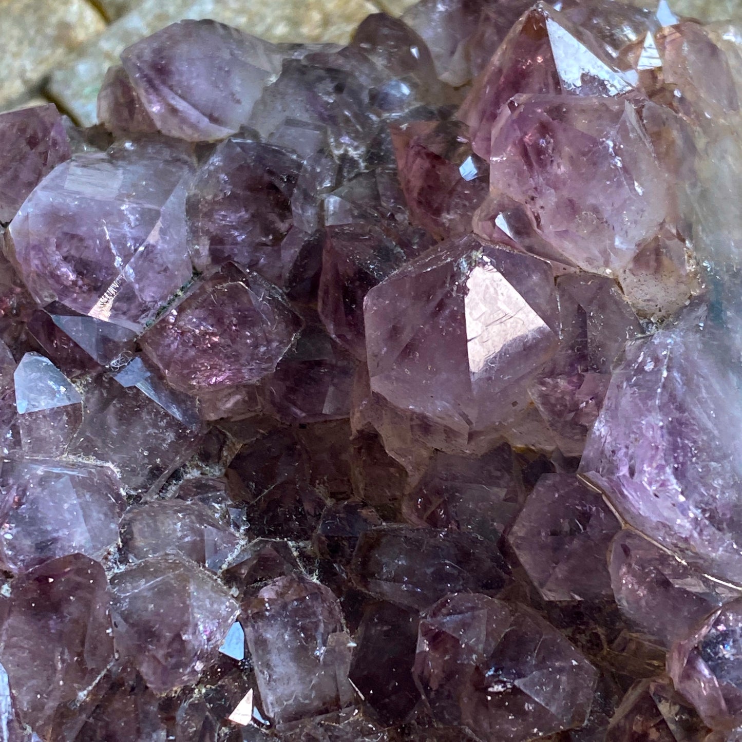 AMETHYST QUARTZ CRYSTAL ASSEMBLAGE.  AMETISTA, BRAZIL 343g MF1516