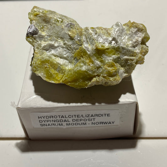 HYDROTALCITE/LIZARDITE : DYPINGDAL DEPOSIT, SNARUM, MODUM, NORWAY  46g MF5426