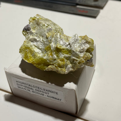 HYDROTALCITE/LIZARDITE : DYPINGDAL DEPOSIT, SNARUM, MODUM, NORWAY  46g MF5426