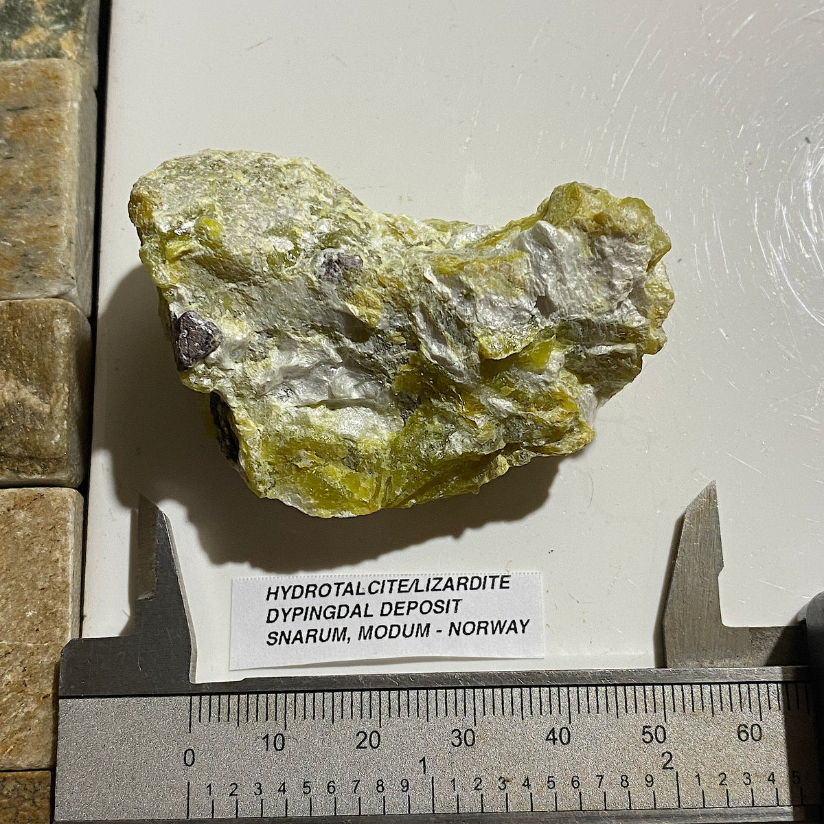 HYDROTALCITE/LIZARDITE : DYPINGDAL DEPOSIT, SNARUM, MODUM, NORWAY  46g MF5426