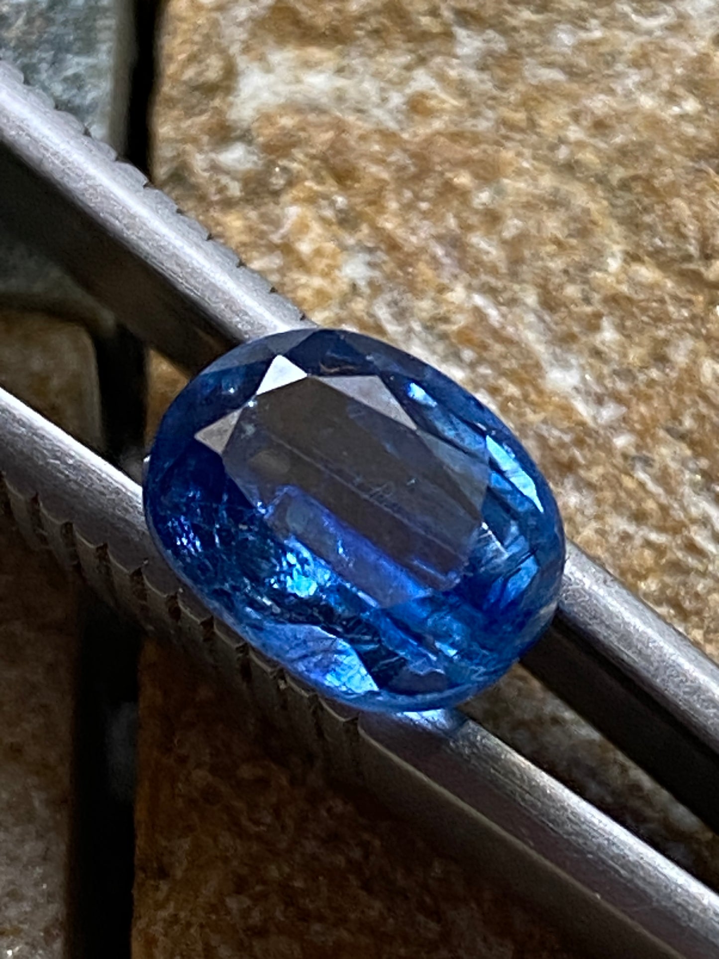 KYANITE GEMSTONE : KALI DANGAKI GORGE, MUSTANG DISTRICT, NEPAL 3.30Ct MFG4801