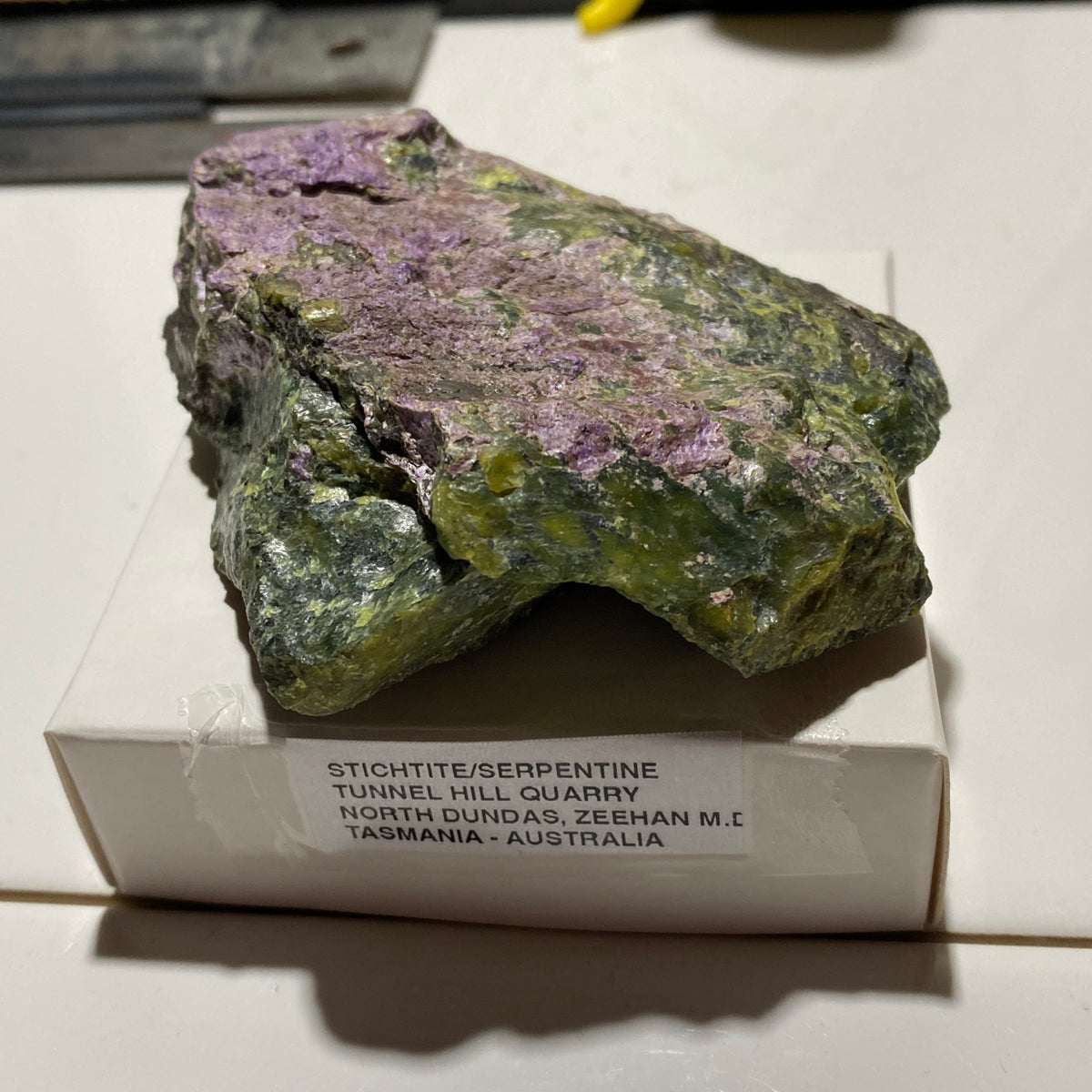 STICHTITE/SERPENTINE : TUNNEL HILL QRY, DUNDAS, TASMANIA, AUSTRALIA. 143g MF4527