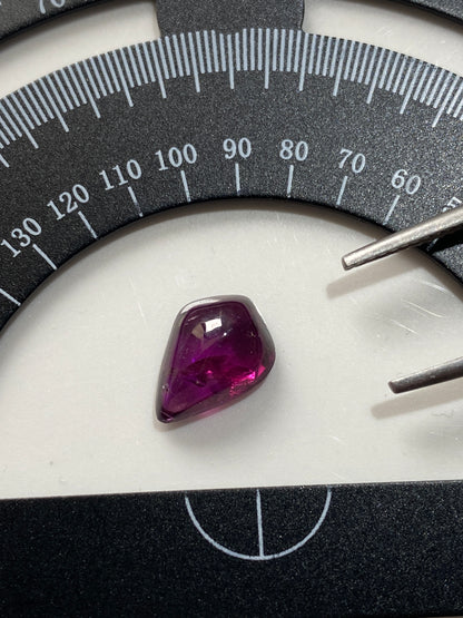 RHODOLITE GARNET GEMSTONE : TRAT PROVINCE, THAILAND  3.06Ct MFG4803