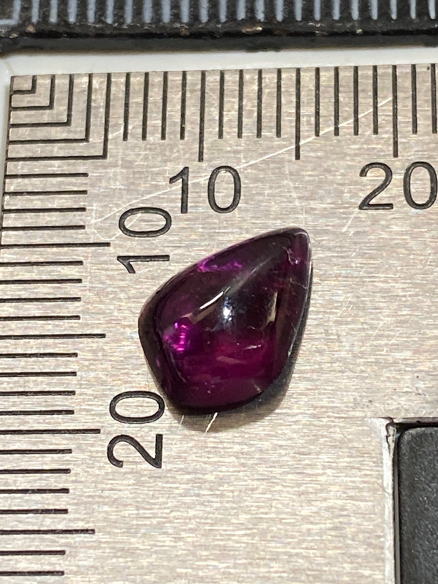 RHODOLITE GARNET GEMSTONE : TRAT PROVINCE, THAILAND  3.06Ct MFG4803