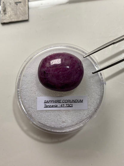 SAPPHIRE CORUNDUM SUBSTANTIAL GEMSTONE : LONGIDO, TANZANIA 45.73Ct MFG4805