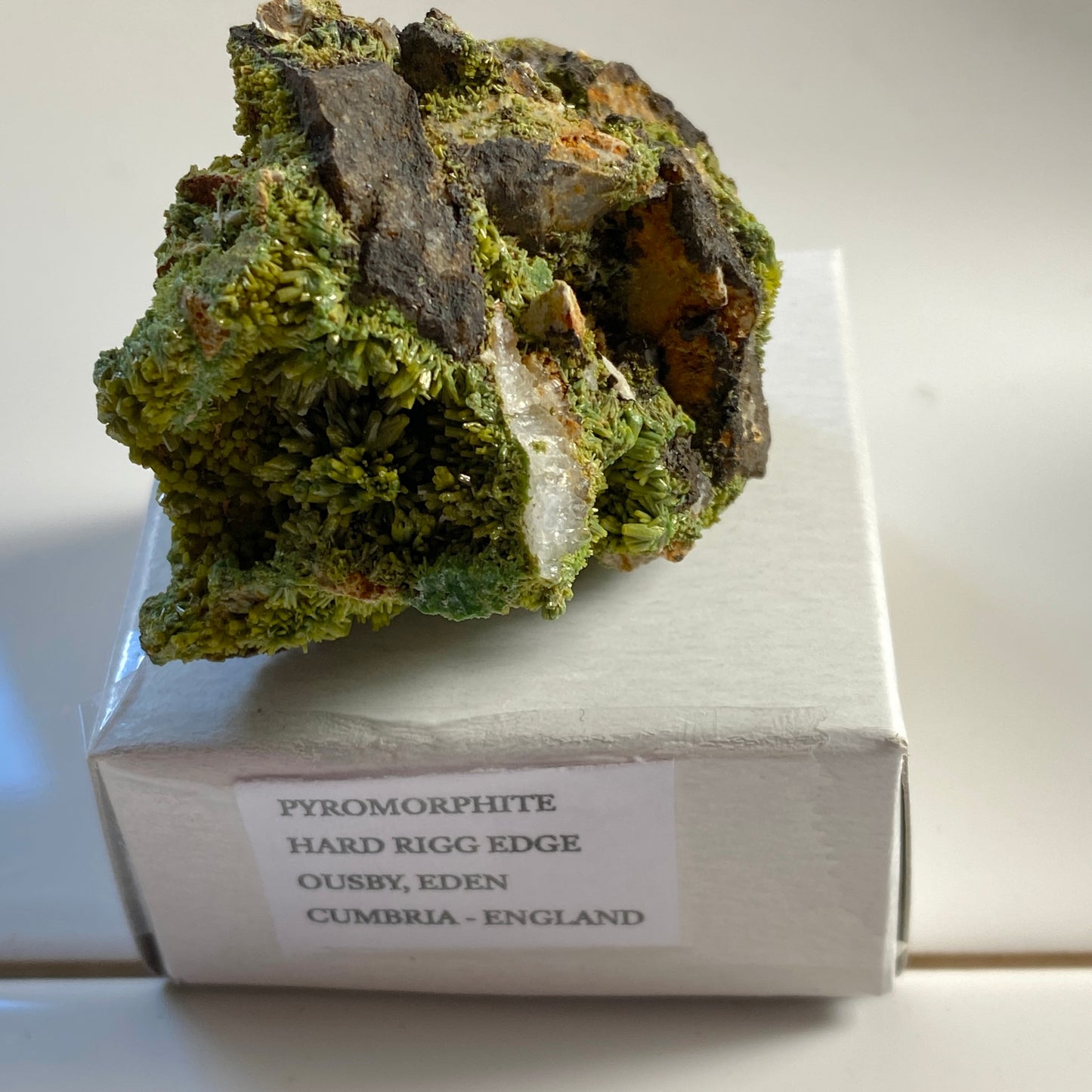 PYROMORPHITE [ETC] - HARDRIGG EWDGE, OUSBY, EDEN, CUMBRIA, ENGLAND. 65g MF2111