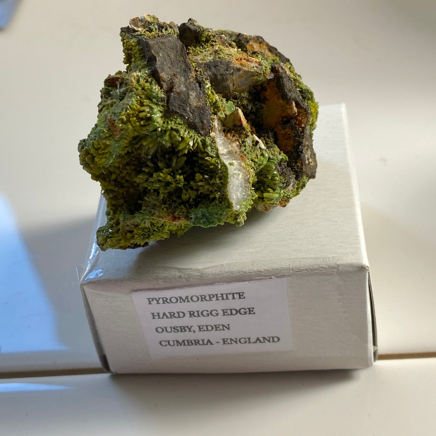 PYROMORPHITE [ETC] - HARDRIGG EWDGE, OUSBY, EDEN, CUMBRIA, ENGLAND. 65g MF2111