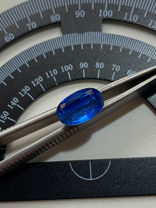 KYANITE GEMSTONE : KALI GANDAKI GORGE, MUSTANG DISTRICT, NEPAL  3.63Ct MFG4807