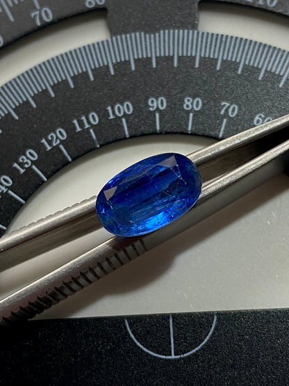 KYANITE GEMSTONE : KALI GANDAKI GORGE, MUSTANG DISTRICT, NEPAL  3.63Ct MFG4807