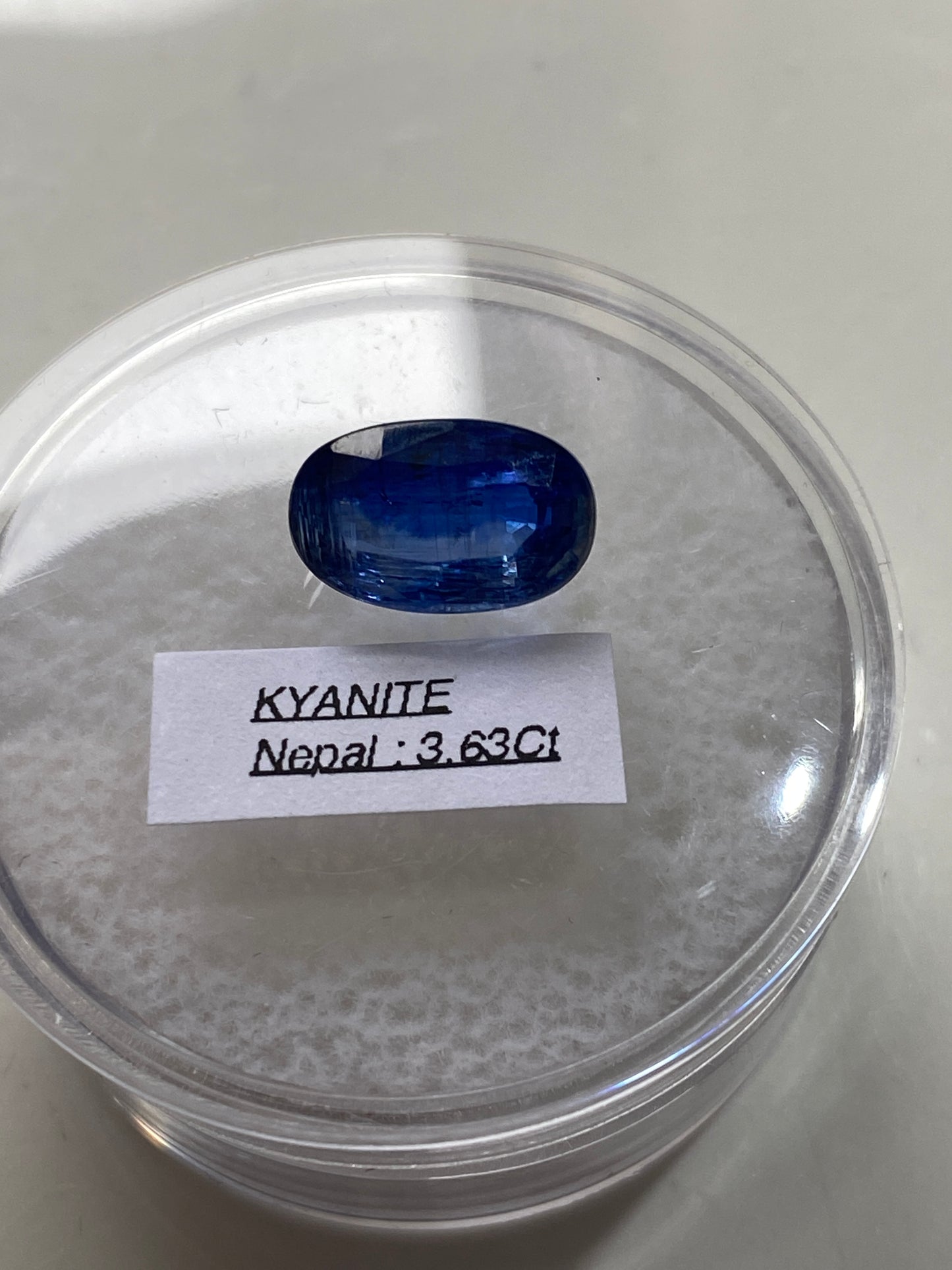 KYANITE GEMSTONE : KALI GANDAKI GORGE, MUSTANG DISTRICT, NEPAL  3.63Ct MFG4807