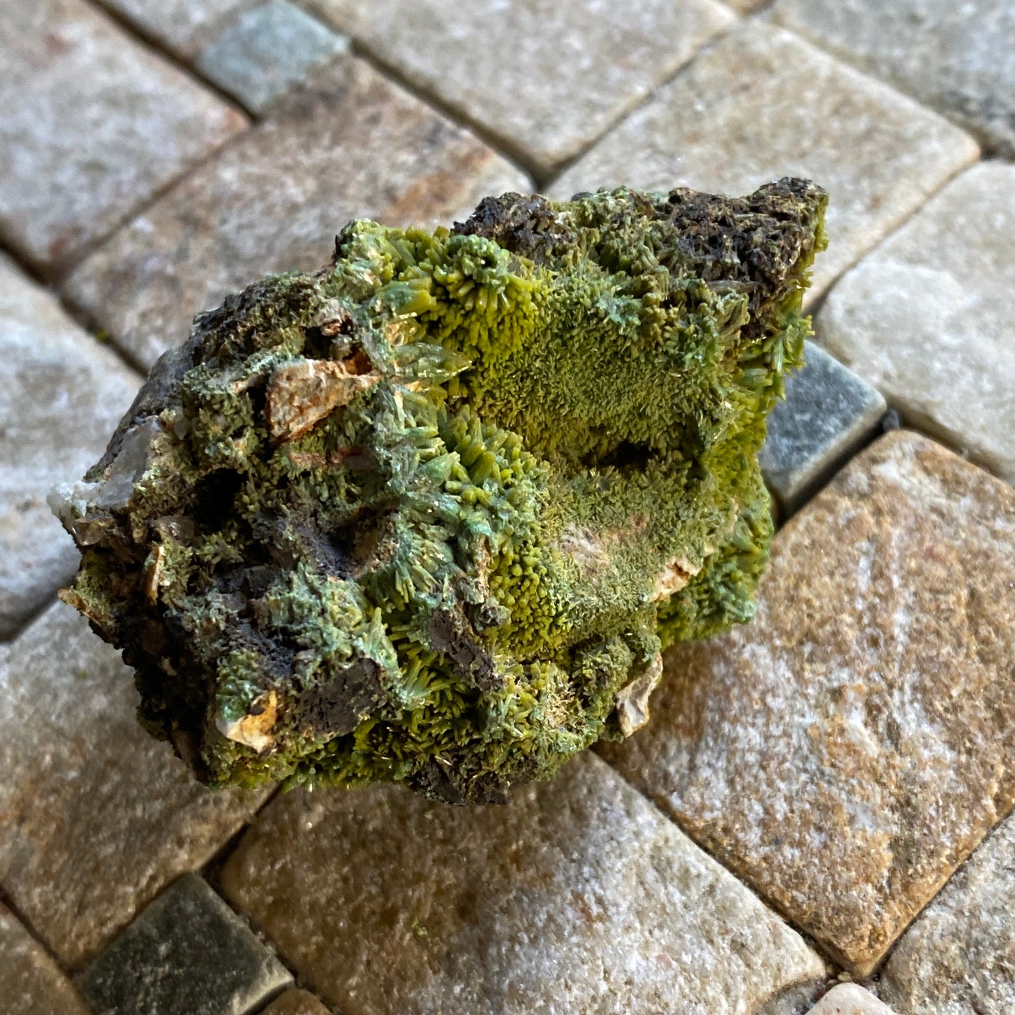 PYROMORPHITE [ETC] - HARDRIGG EWDGE, OUSBY, EDEN, CUMBRIA, ENGLAND. 65g MF2111