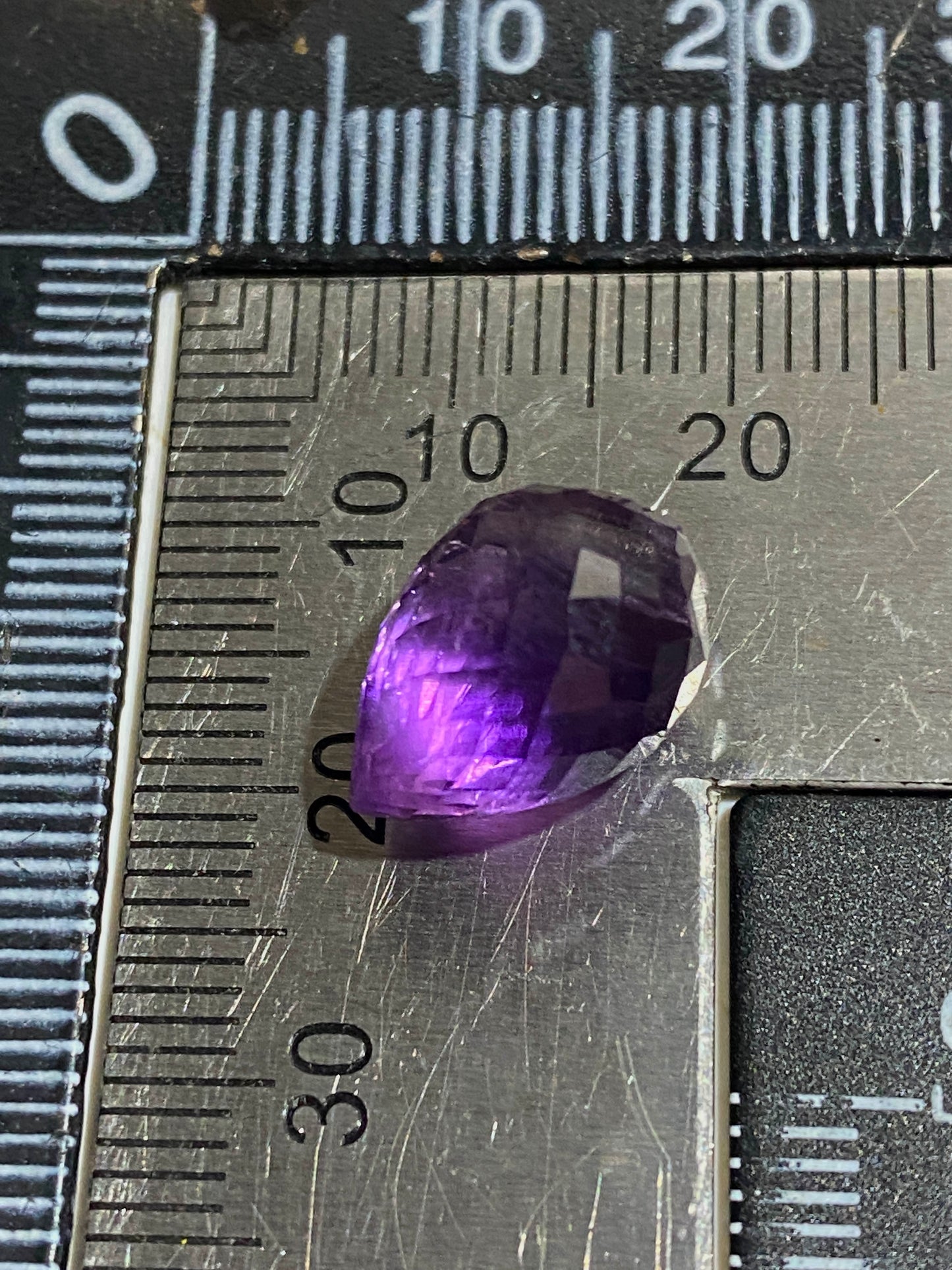 AMETHYST QUARTZ NATURAL GEMSTONE : LIVINGSTONE, ZAMBIA 7.74Ct MFG4809