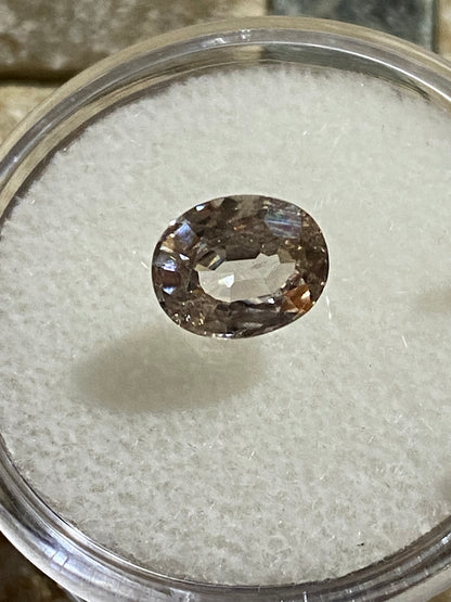 ZIRCON NATURAL GEMSTONE BRILLIANT LUSTRE   : KWEKWE, ZIMBABWE 2.32Ct MFG4812