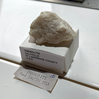 TREMOLITE : TALCVILLE, ST LAWRENCE COUNTY, NEW YORK, U.S.A.  19g  MF5449