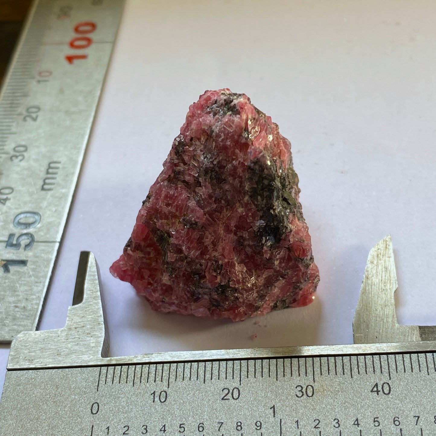 RHODONITE [ETC] - WESSELS MINE, NORTHERN CAPE, SOUTH AFRICA. 39g MF2095