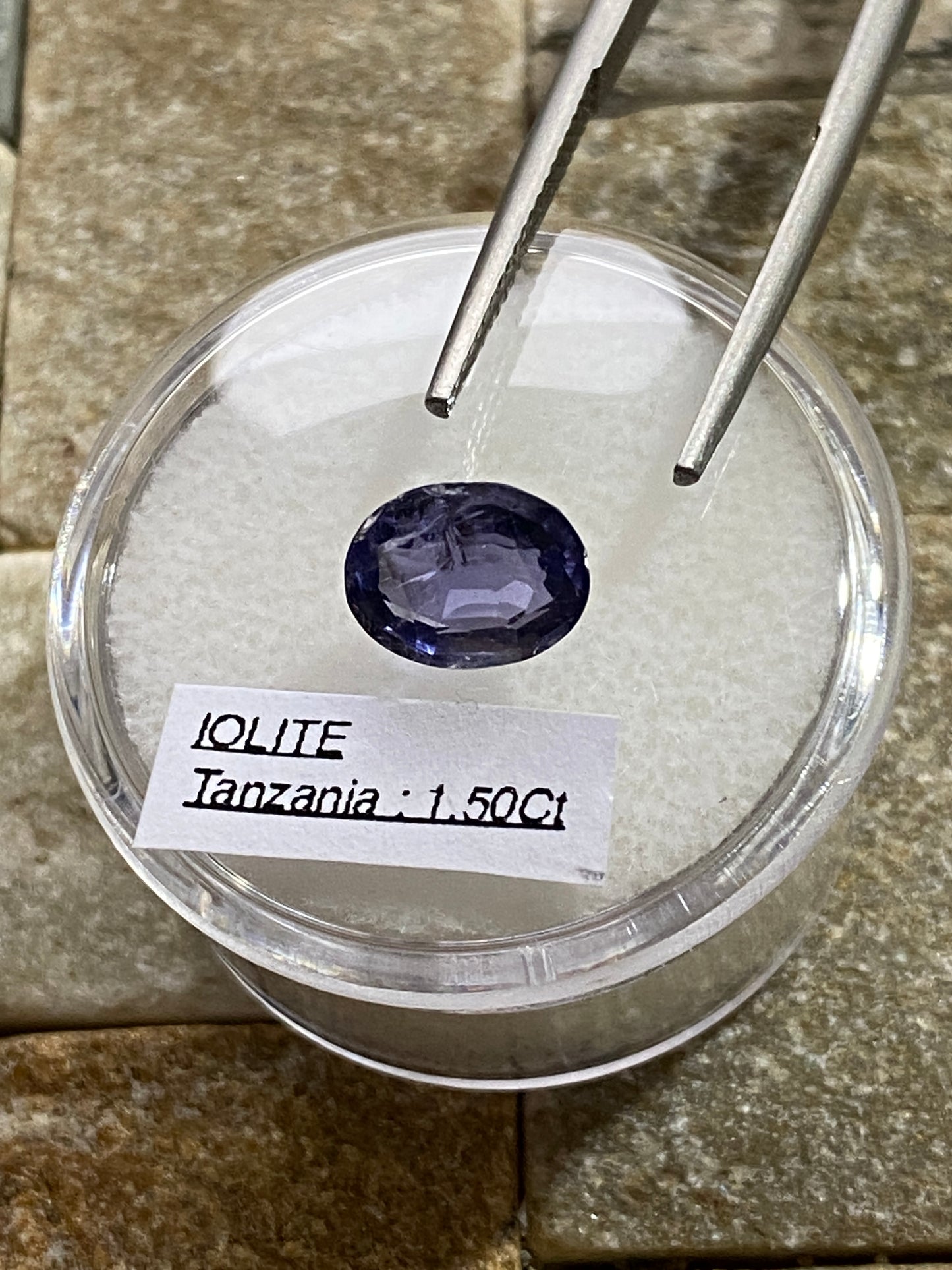 IOLITE NATURAL GEMSTONE : BABATI, MANYARA, TANZANIA. 1.50Ct MFG4815