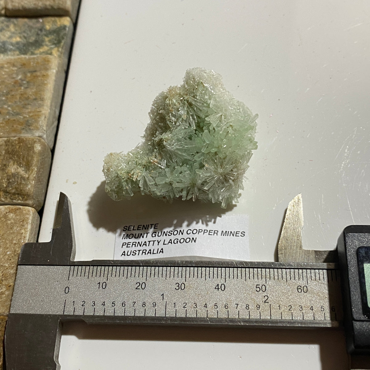 GREEN SELENITE UNIQUE TO PERNATTY LAGOON, AUSTRALIA 11g MF5433