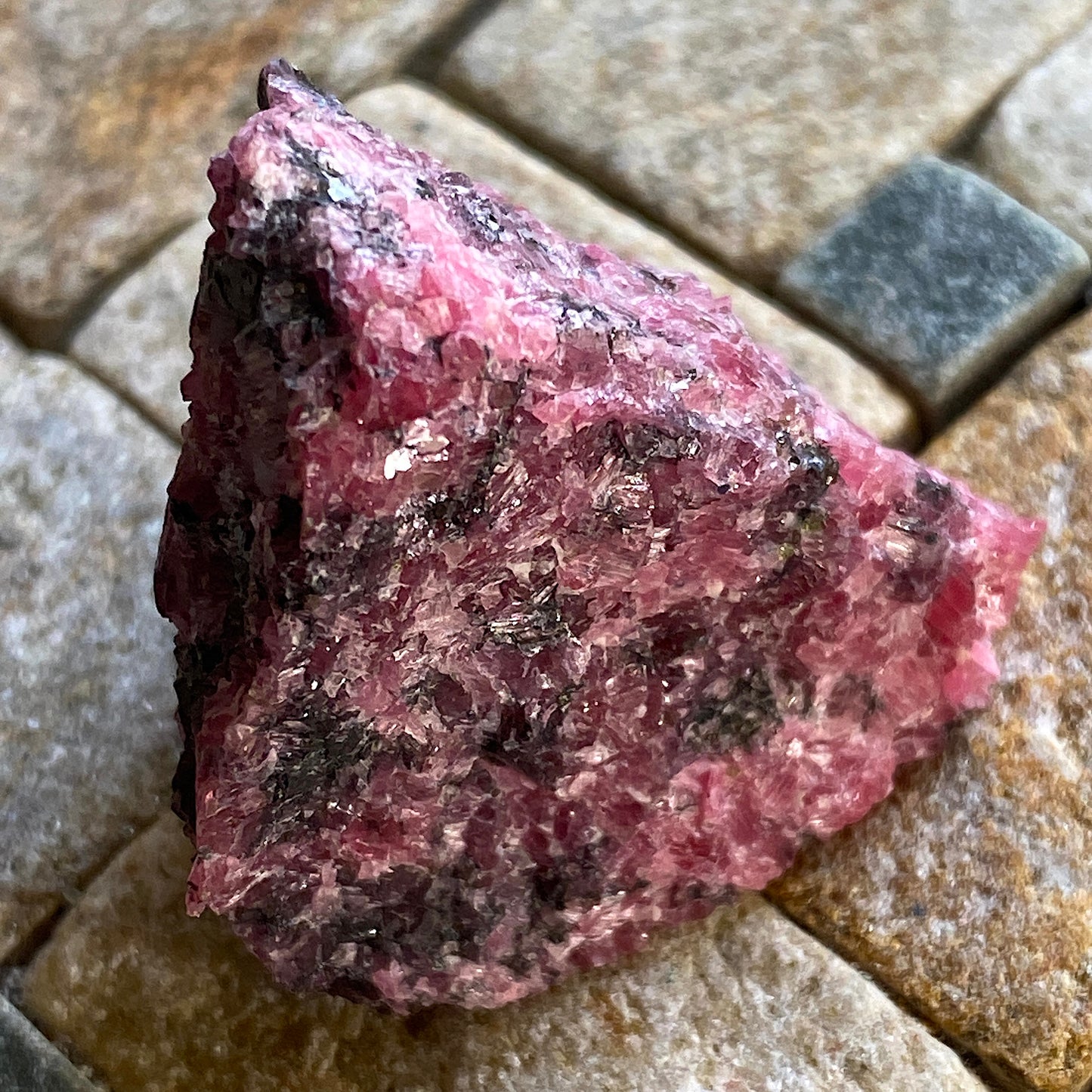 RHODONITE [ETC] - WESSELS MINE, NORTHERN CAPE, SOUTH AFRICA. 39g MF2095