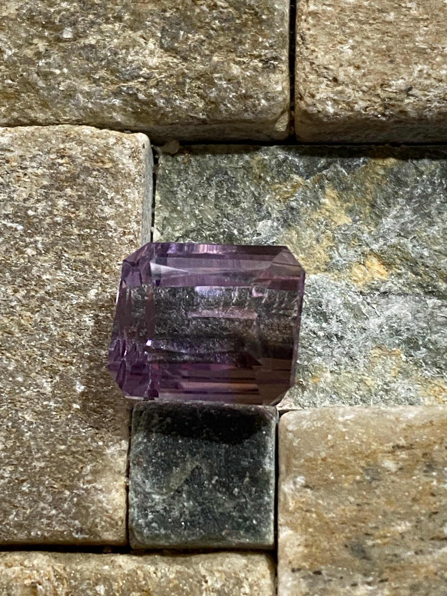 AMETRINE NATURAL GEMSTONE : ANAHI MINE, SANTA CRUZ, BOLIVIA. 11.87Ct MFG4816