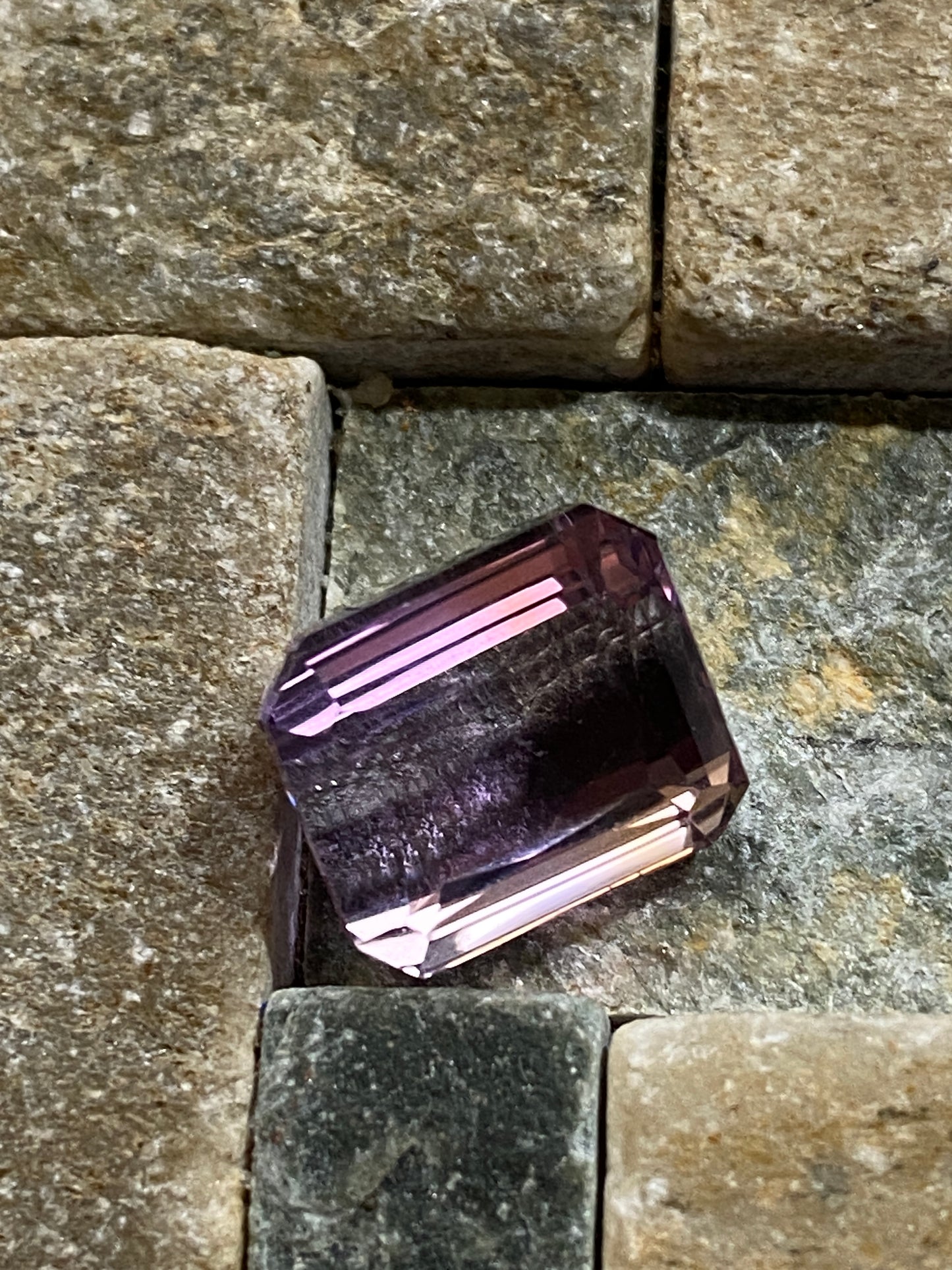 AMETRINE NATURAL GEMSTONE : ANAHI MINE, SANTA CRUZ, BOLIVIA. 11.87Ct MFG4816
