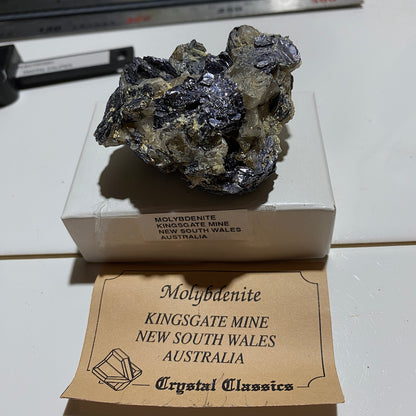 MOLYBDENITE : KINGSGATE MINING DISTRICT, GOUGH COUNTY, NEW SOUTH WALES, AUSTRALIA  87g MF5435