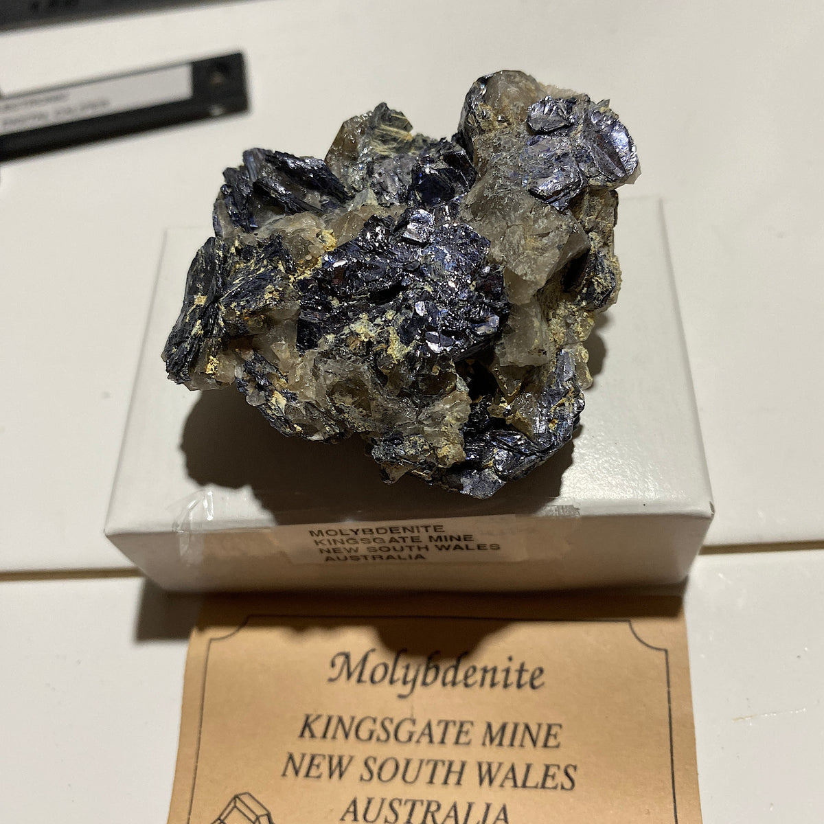 MOLYBDENITE : KINGSGATE MINING DISTRICT, GOUGH COUNTY, NEW SOUTH WALES, AUSTRALIA  87g MF5435