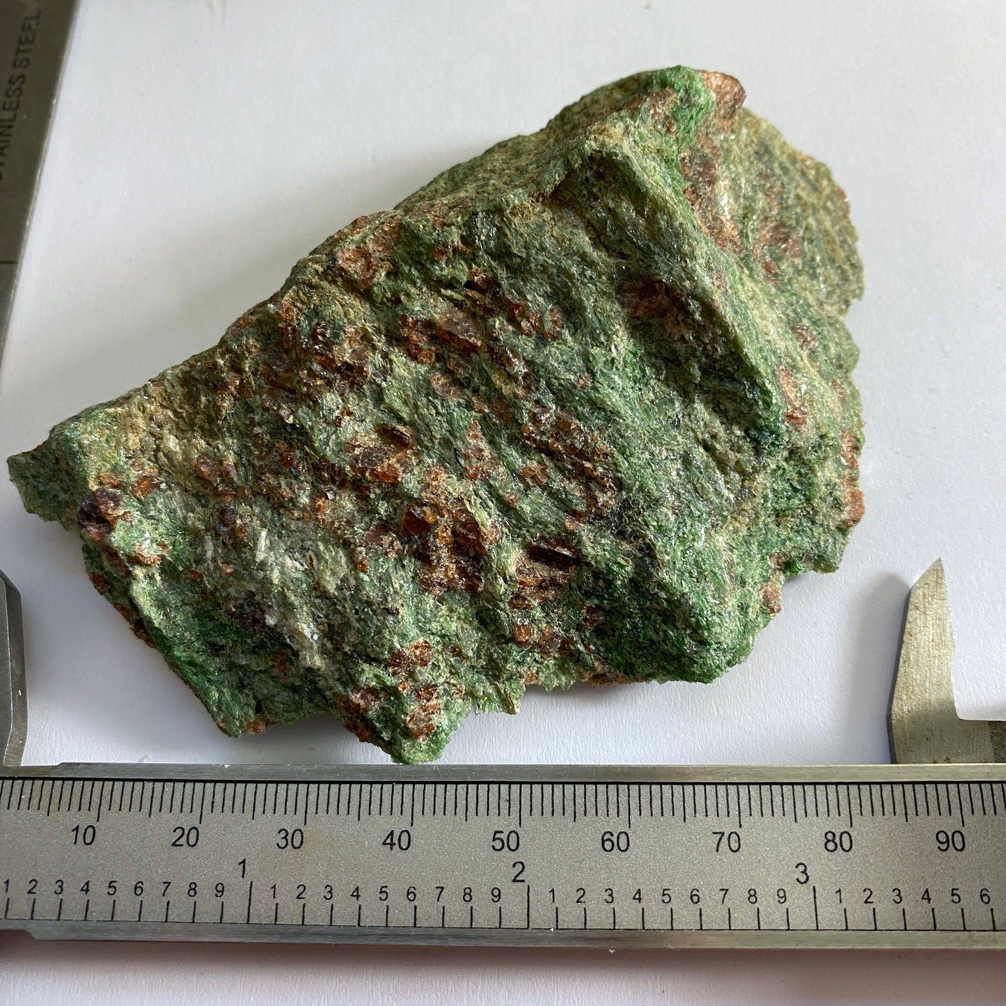 ECLOGITE - VANYLVEN, ROMSDAL, NORWAY. 165g MF2100