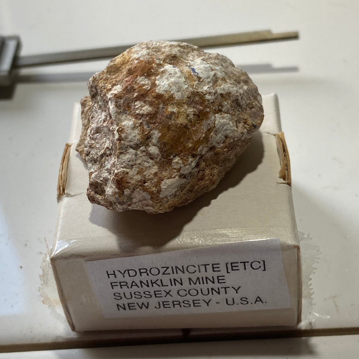 HYDROZINCITE [ETC] : FRANKLIN MINE, SUSSEX COUNTY, NEW JERSEY, U.S.A.  18g MF5451