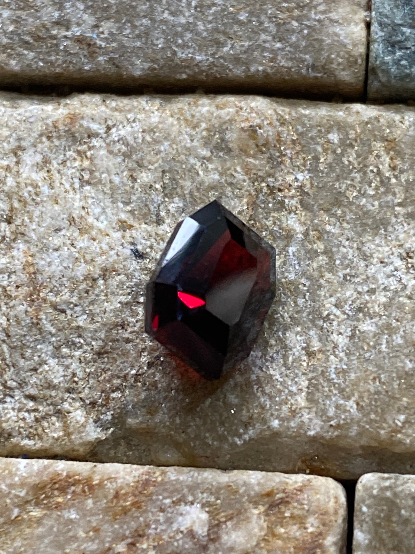 ANDRADITE GARNET GEMSTONE : WESSELS MINE, SOUTH AFRICA. 3.10Ct MFG4820