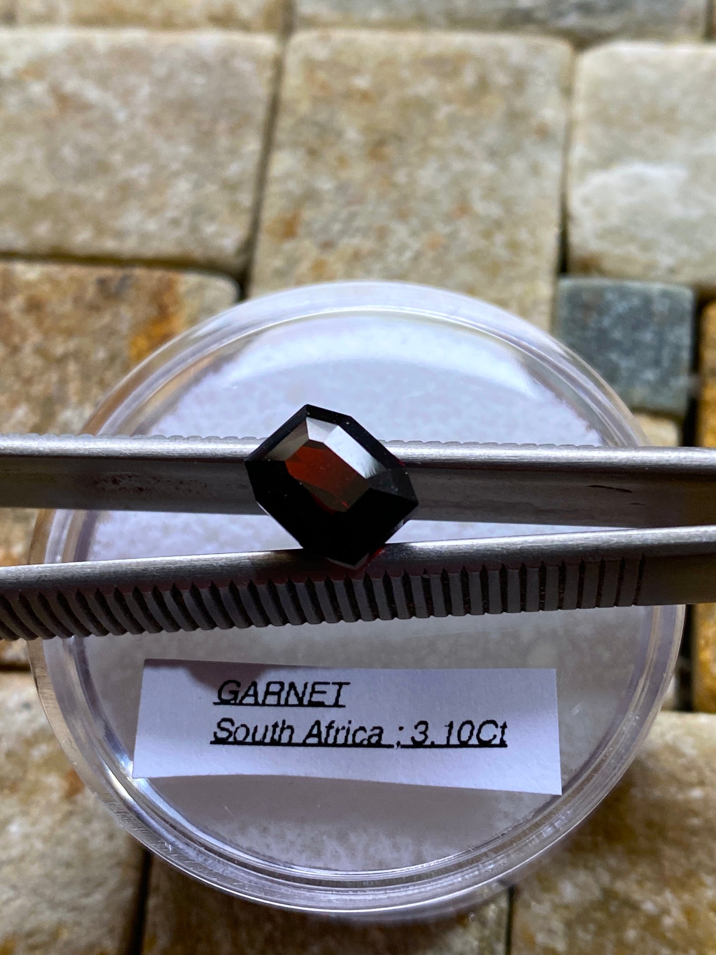 ANDRADITE GARNET GEMSTONE : WESSELS MINE, SOUTH AFRICA. 3.10Ct MFG4820