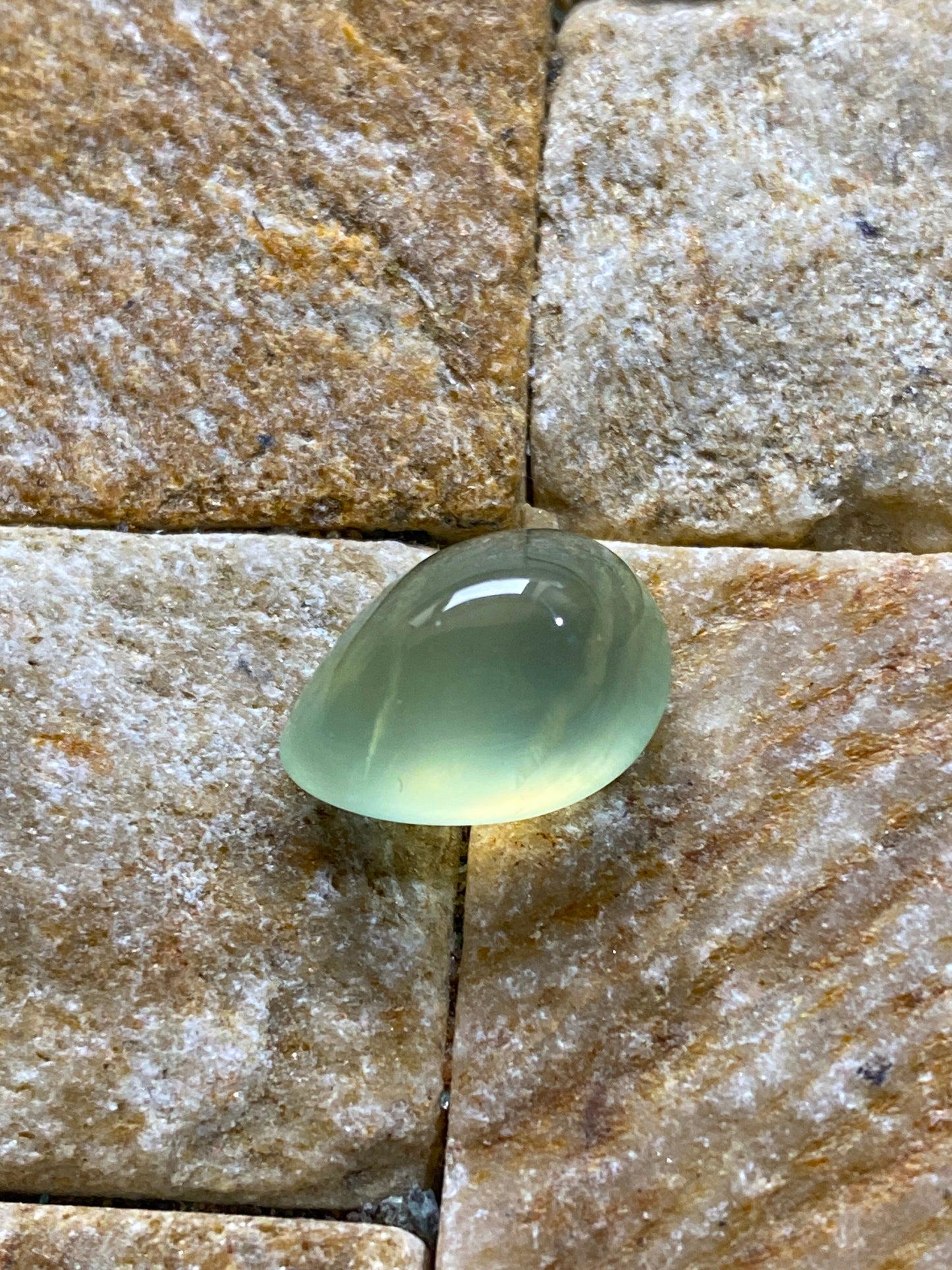 PREHNITE NATURAL GEMSTONE : MATIA, KAYES REGION, MALI  5.98Ct MFG4821