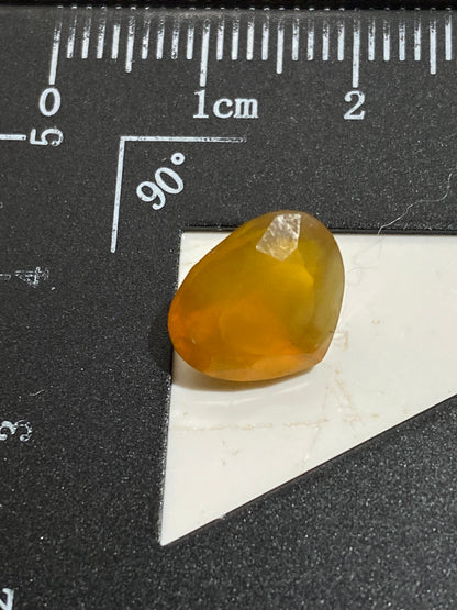 OPAL NATURAL GEMSTONE : CARBPNERA MINE, QUERETARO, MEXICO  3.00Ct MFG4822