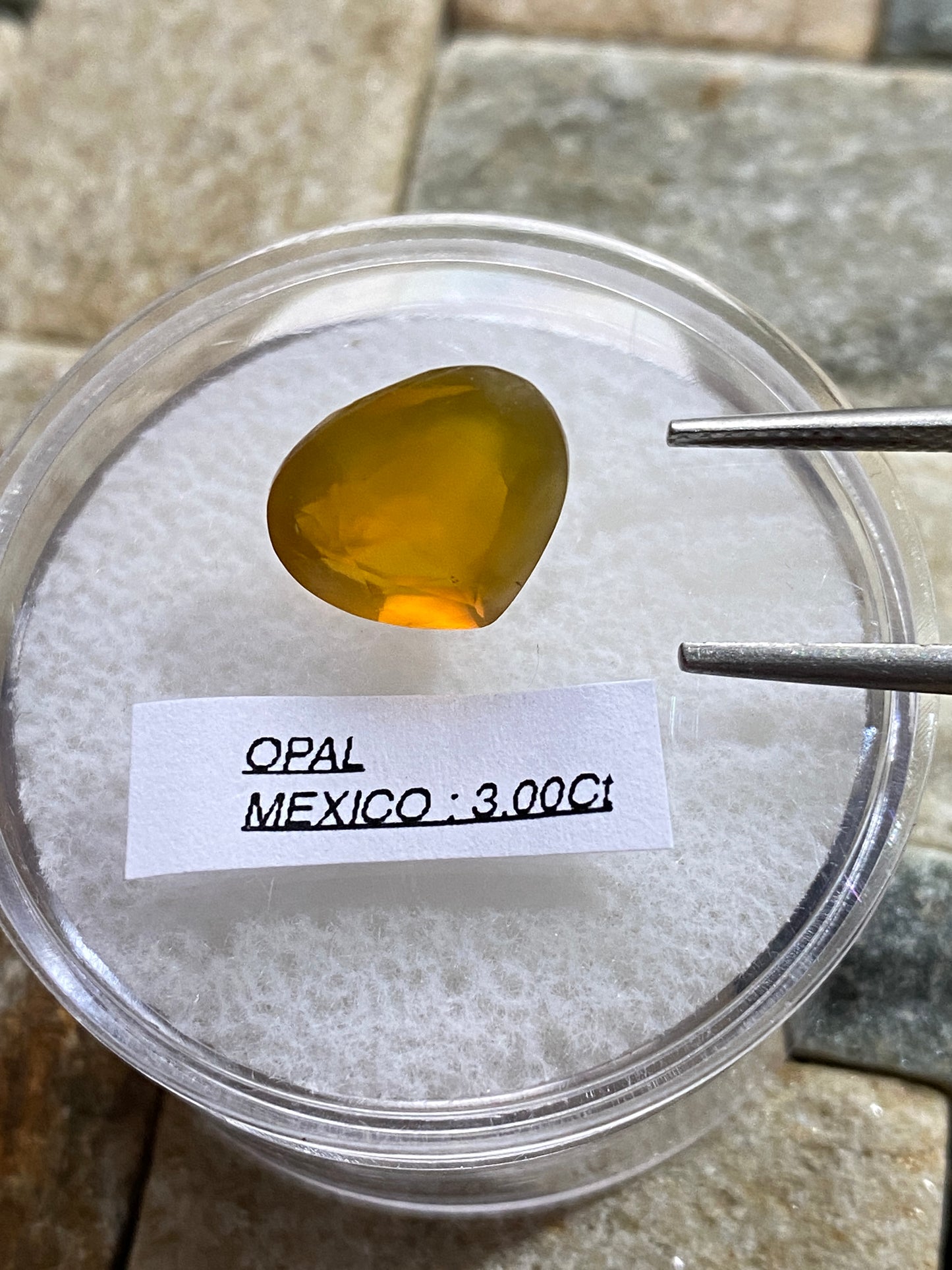 OPAL NATURAL GEMSTONE : CARBPNERA MINE, QUERETARO, MEXICO  3.00Ct MFG4822