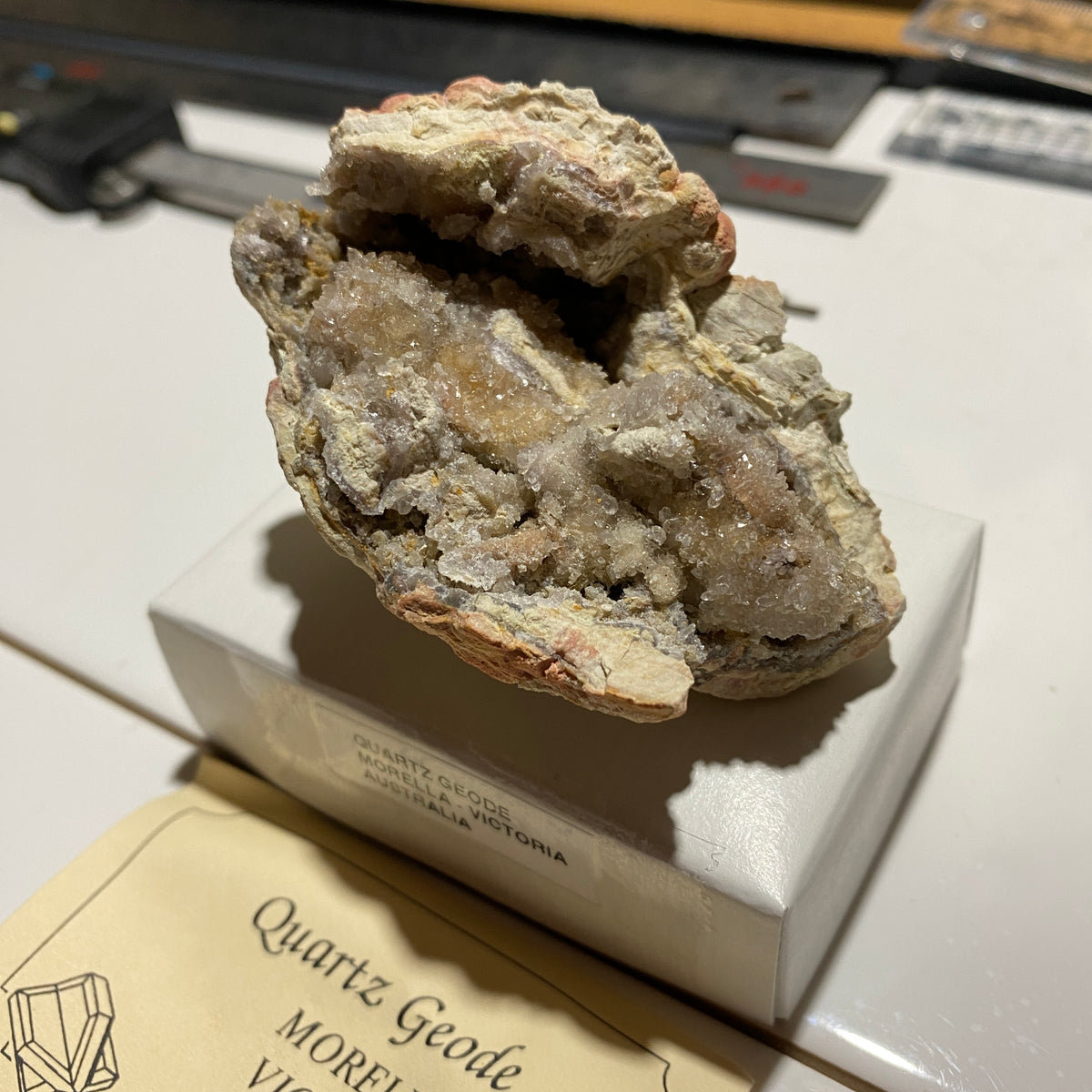 QUARTZ GEODE : MORELLA, VICTORIA, AUSTRALIA. 84g. MF5438