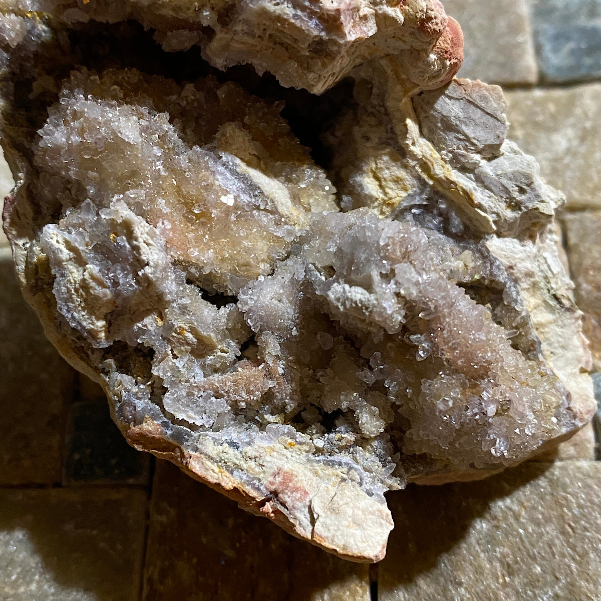 QUARTZ GEODE : MORELLA, VICTORIA, AUSTRALIA. 84g. MF5438