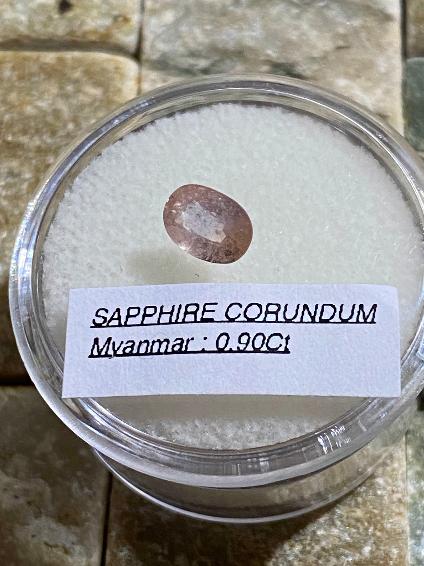 SAPPHIRE CORUNDUM NATURAL GEMSTONE : MOGOK, MANDALAY, BURMA 0.90Ct MFG4824