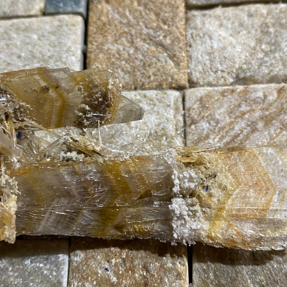 GYPSUM-SELENITE : CHINKAPOOP, VICTORIA, AUSTRALIA. 15g. MF5439