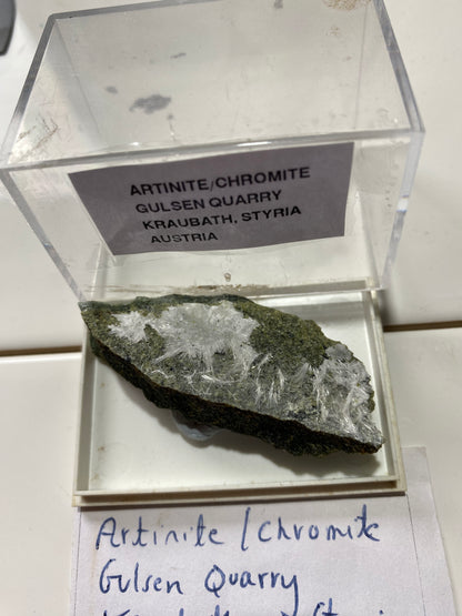 ARTINITE/CHROMITE : GULSEN QUARRY, STYRIA, AUSTRIA. 14g MF4734