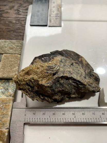 TITANITE/FLUORAPATITE : TORY HILL MINING DISTRICT, ONTARIO, CANADA 1843g MF4736